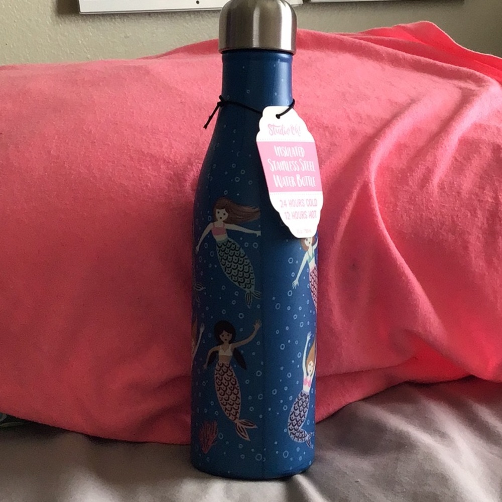 Insulated Stainless Steel Water Bottle. Keeps 24 Hours Cold & 12 Hours Hot.